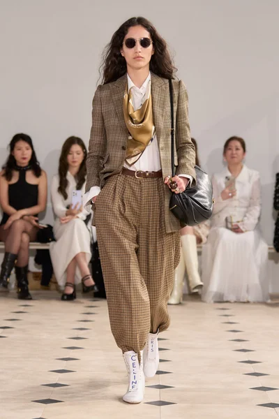 Look 24